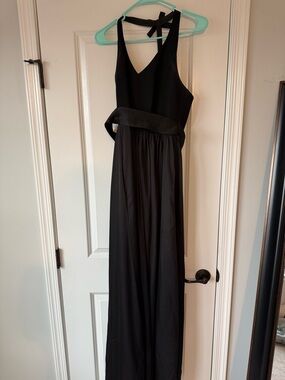 Vera Wang Black Halter Maxi Dress - Elegant V-Neck Evening Gown